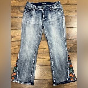 Oak & Vine High Rise Flare Leg Acid Wash Embroidered Jeans.  Size 20